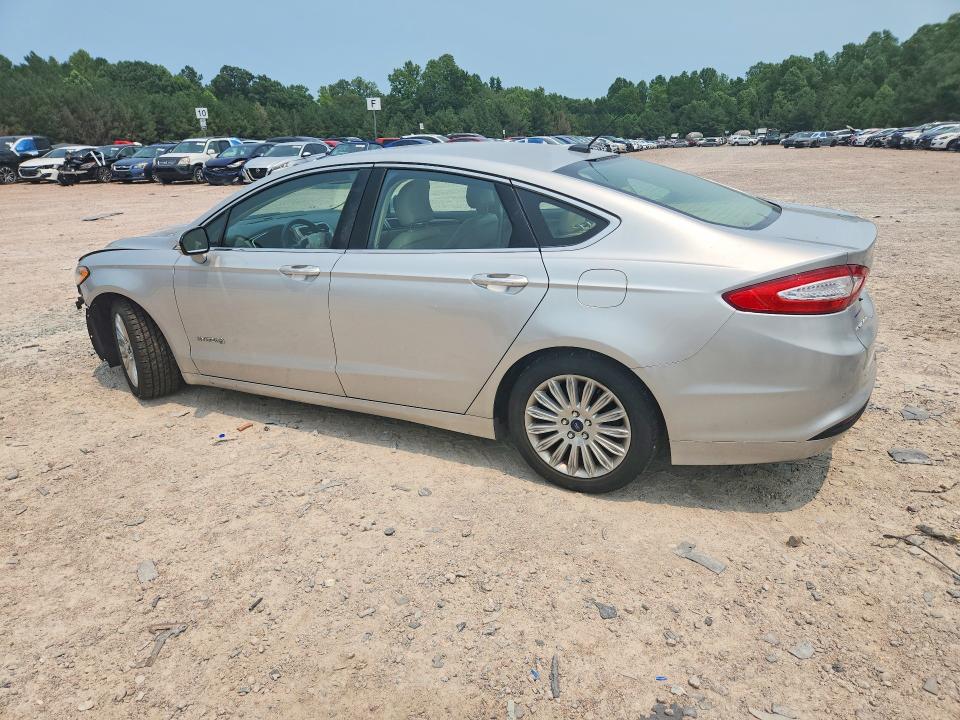 Photo 2 from auction – 2016 FORD FUSION with VIN 3FA6P0LU0GR311965