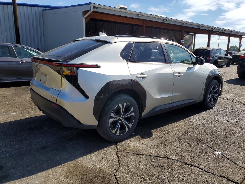 Zdjęcie 3 z aukcji – 2024 TOYOTA BZ4X z VIN JTMABACA3RA050780