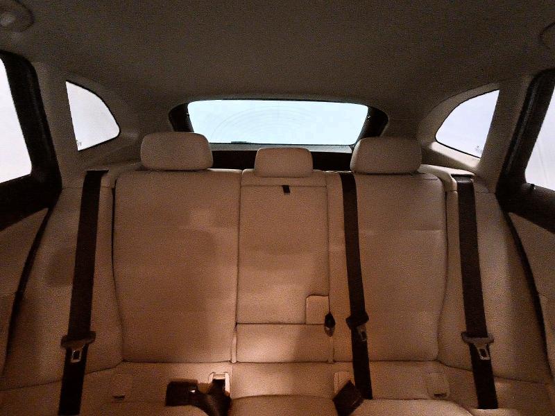Photo 10 from auction – 2015 BMW X1 with VIN WBAVM1C57FV318150