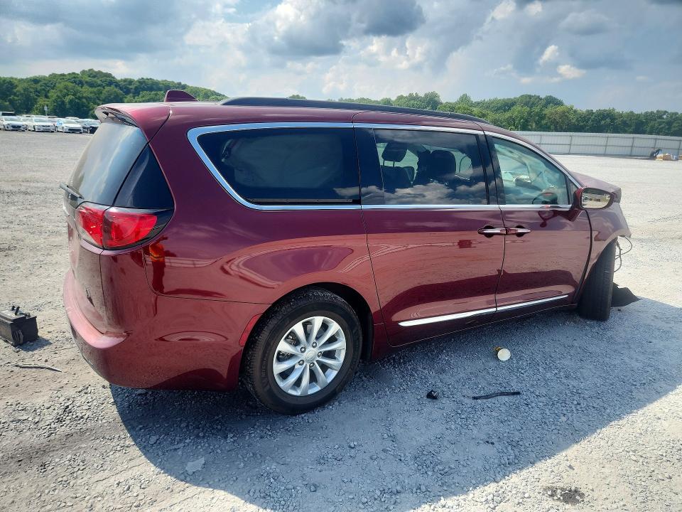 Photo 3 from auction – 2017 CHRYSLER PACIFICA with VIN 2C4RC1BG0HR512227