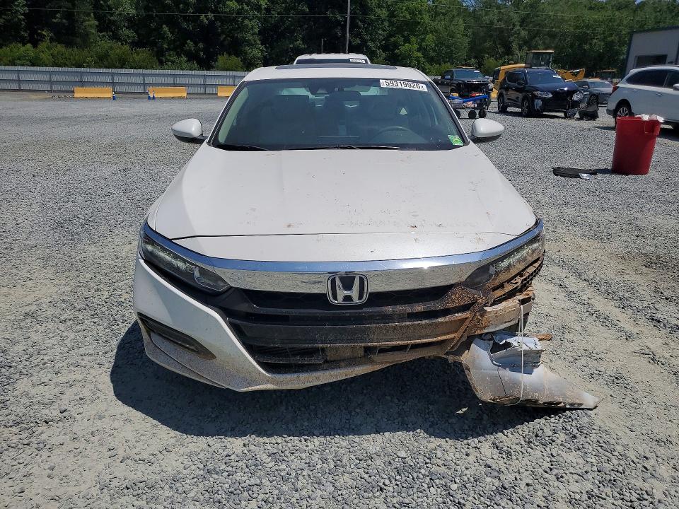 Photo 5 from auction – 2018 HONDA ACCORD with VIN 1HGCV1F41JA047128