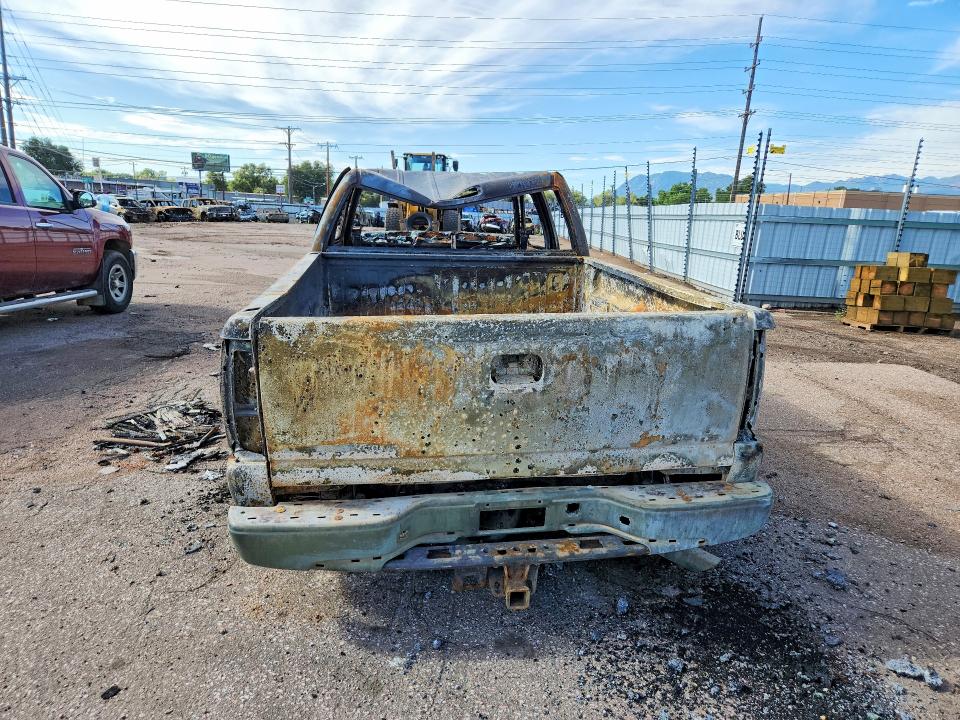 Photo 6 from auction – 2002 CHEVROLET SILVERADO with VIN 1GCHK23112F133377