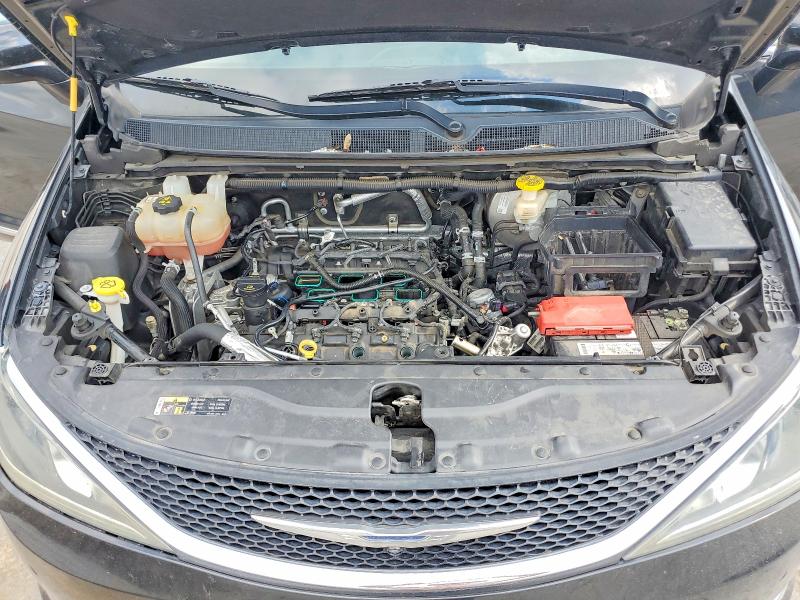 Photo 12 from auction – 2017 CHRYSLER PACIFICA with VIN 2C4RC1EG2HR543054