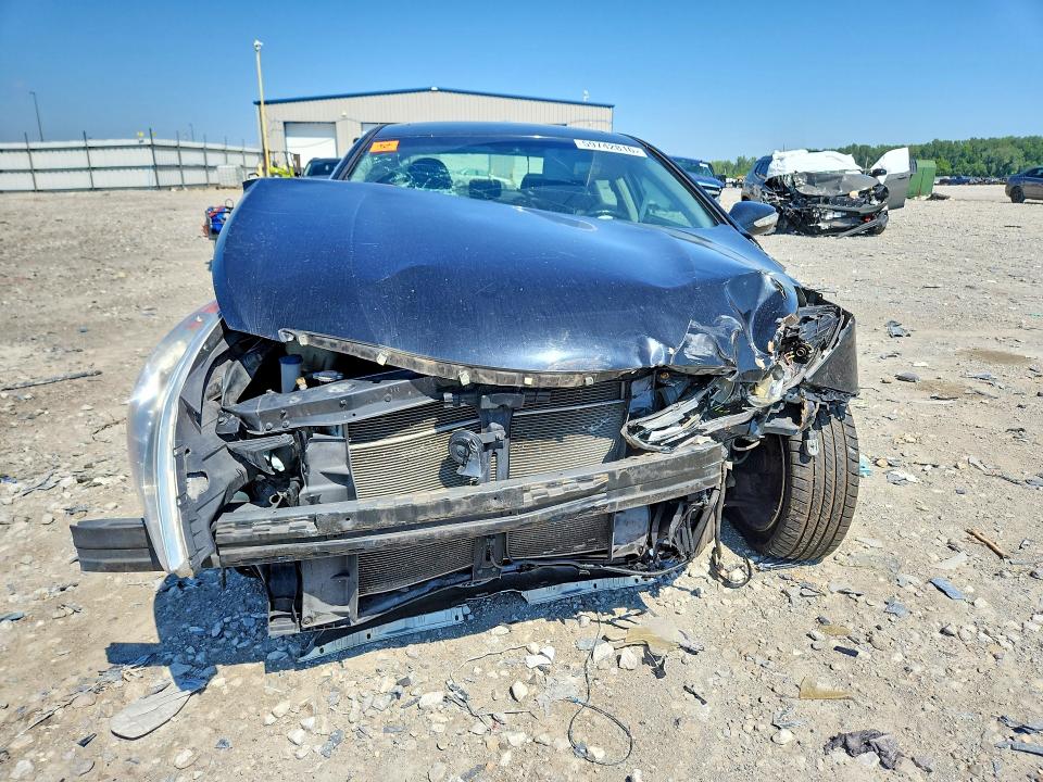 Photo 5 from auction – 2011 HYUNDAI SONATA with VIN 5NPEC4AC3BH267510
