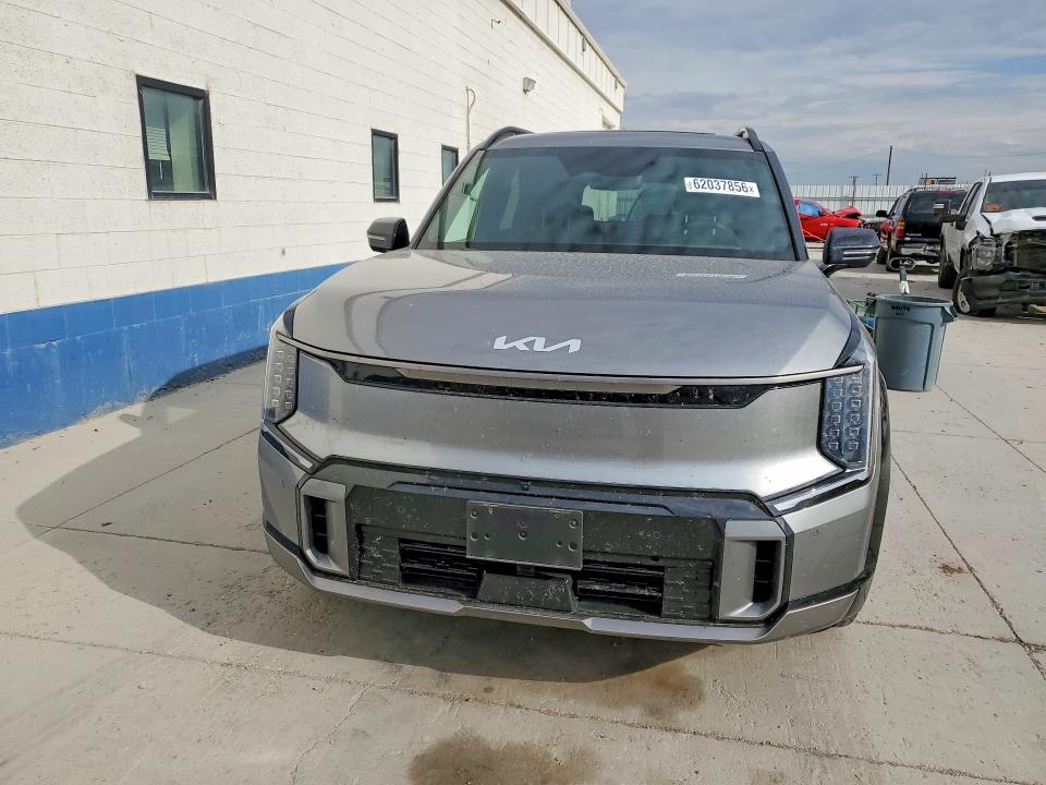 Photo 5 from auction – 2024 KIA EV9 with VIN KNDAEFS5XR6025192