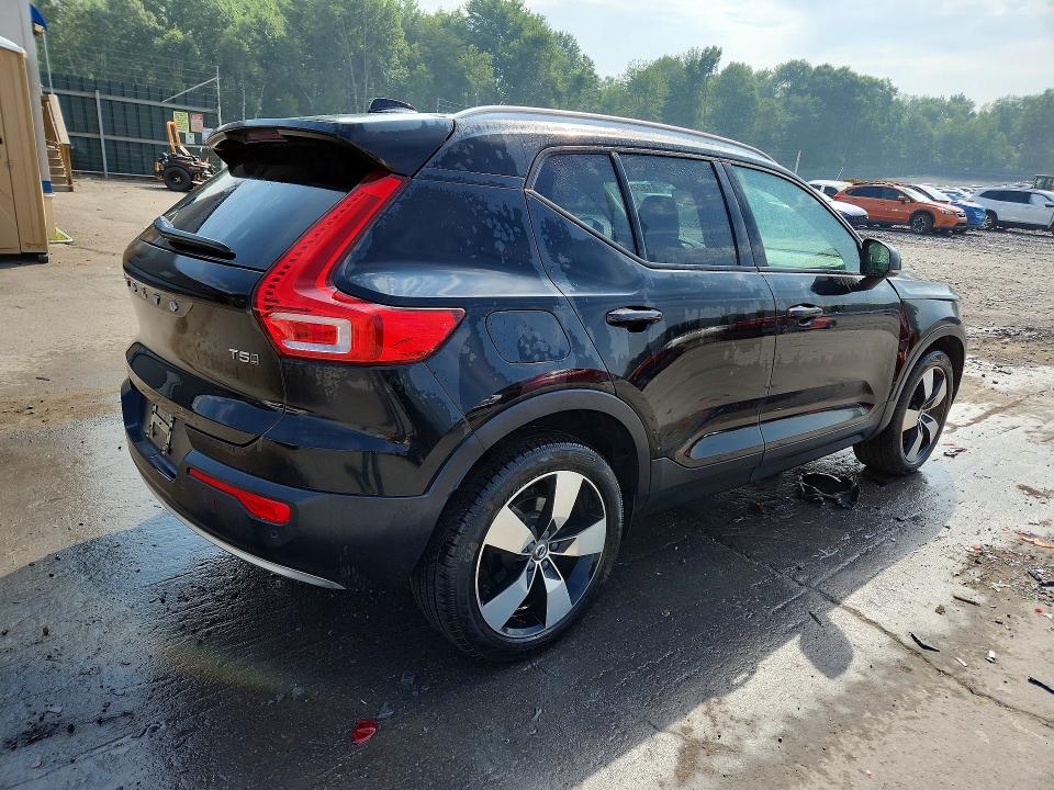 Photo 3 from auction – 2019 VOLVO XC40 with VIN YV4162UK0K2074940