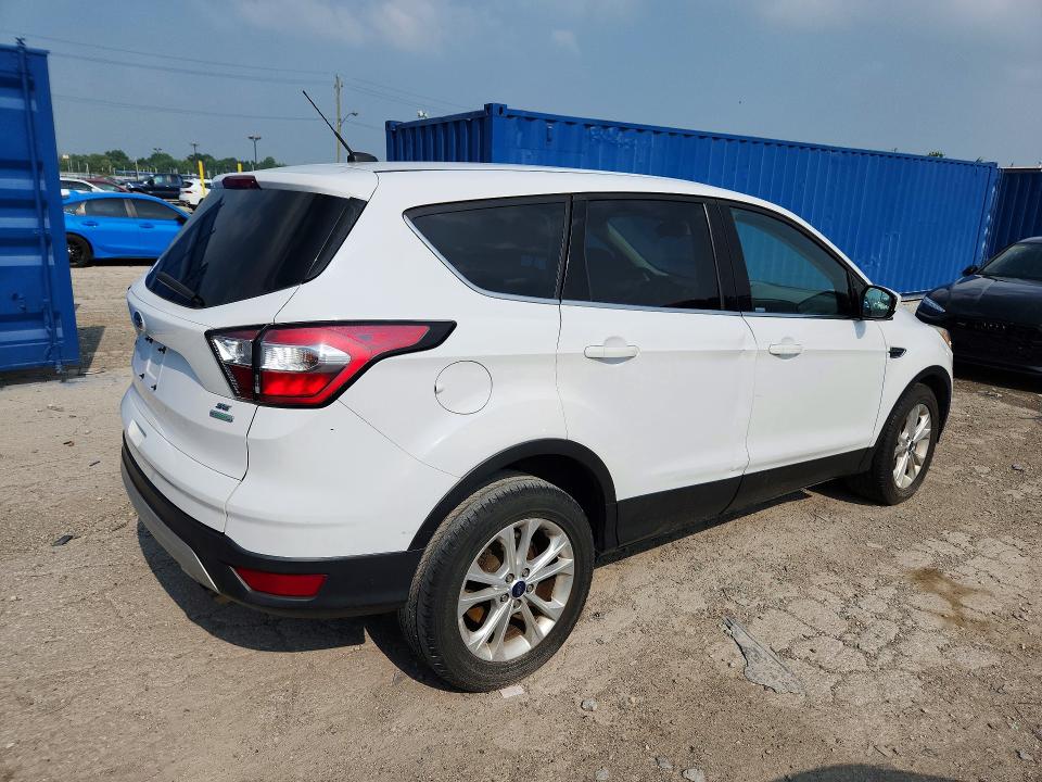 صورة رقم 3 من المزاد - 2017 FORD ESCAPE مع VIN 1FMCU0GD1HUE90085