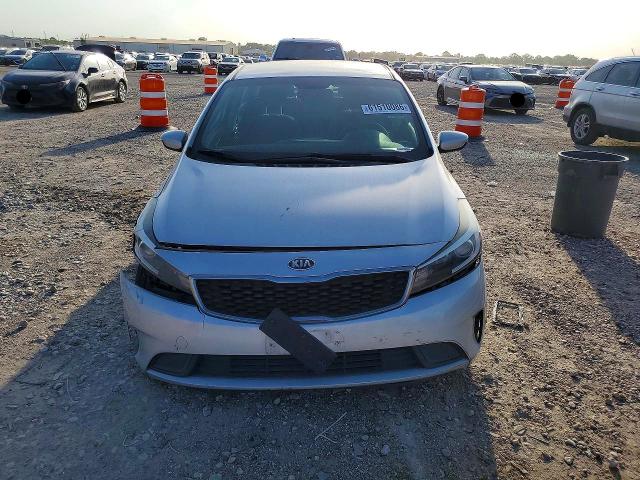 Photo 5 from auction – 2017 KIA FORTE with VIN 3KPFK4A7XHE041889