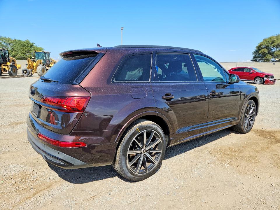 Photo 3 from auction – 2022 AUDI Q7 with VIN WA1LXBF70ND018419