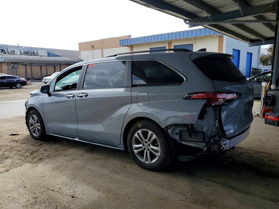 Photo 2 from auction – 2023 TOYOTA SIENNA with VIN 5TDDSKFC4PS092245