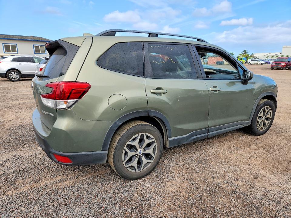 Photo 3 from auction – 2019 SUBARU FORESTER with VIN JF2SKAGC5KH433702