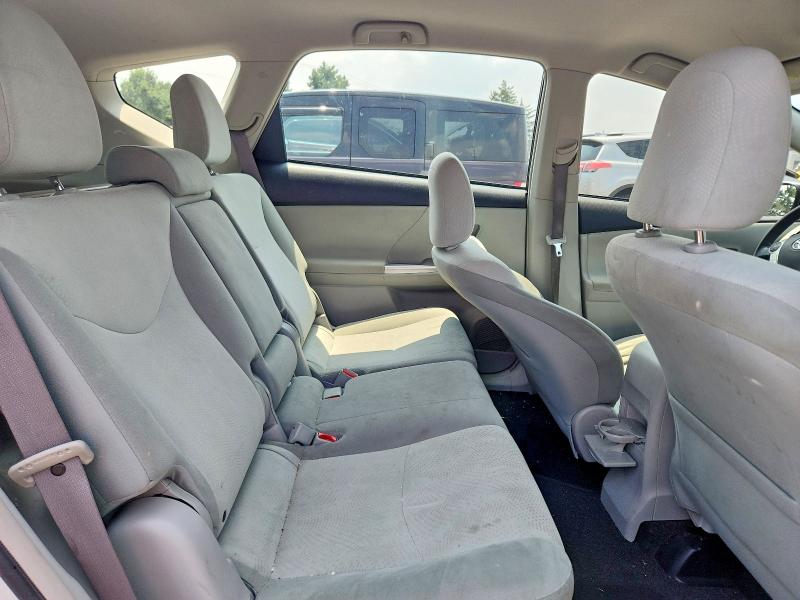 Photo 11 from auction – 2012 TOYOTA PRIUS V with VIN JTDZN3EU4C3111157