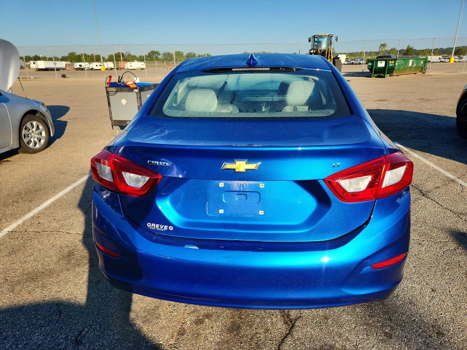 Photo 6 from auction – 2017 CHEVROLET CRUZE with VIN 1G1BE5SM2H7125813