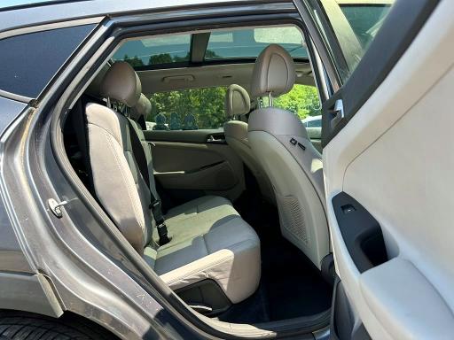 Photo 7 from auction – 2018 HYUNDAI TUCSON with VIN KM8J3CA25JU691996