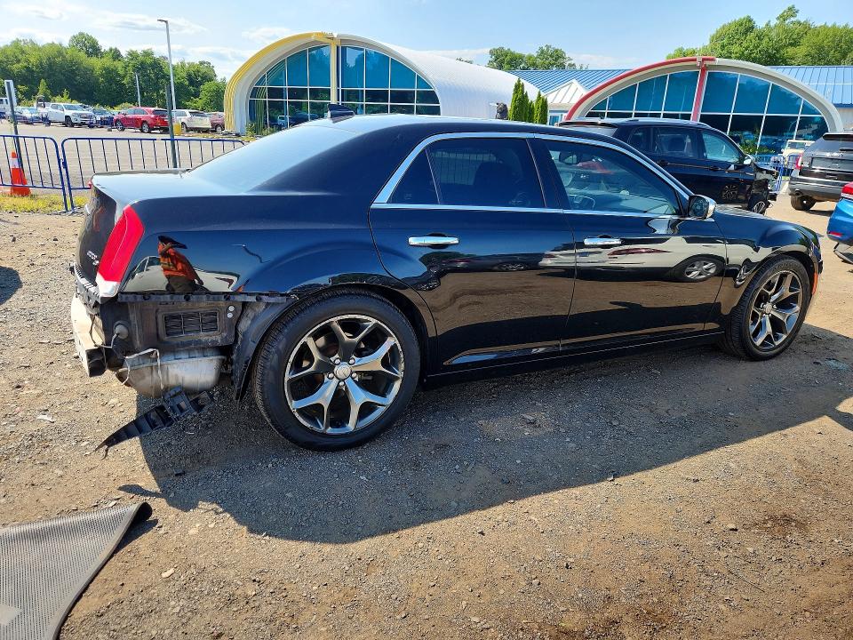 Photo 3 from auction – 2017 CHRYSLER 300C with VIN 2C3CCAEG2HH564275