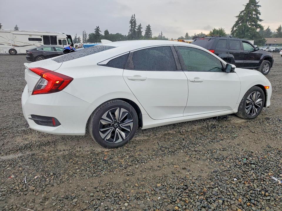 Photo 3 from auction – 2018 HONDA CIVIC with VIN JHMFC1F34JX002639