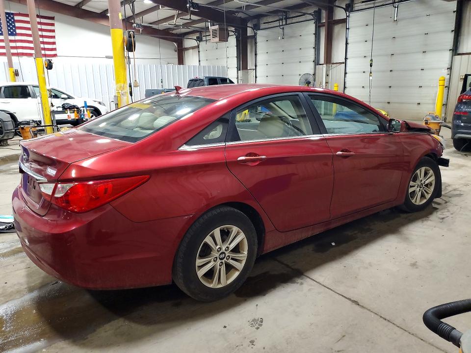 Photo 3 from auction – 2011 HYUNDAI SONATA with VIN 5NPEB4AC9BH060347