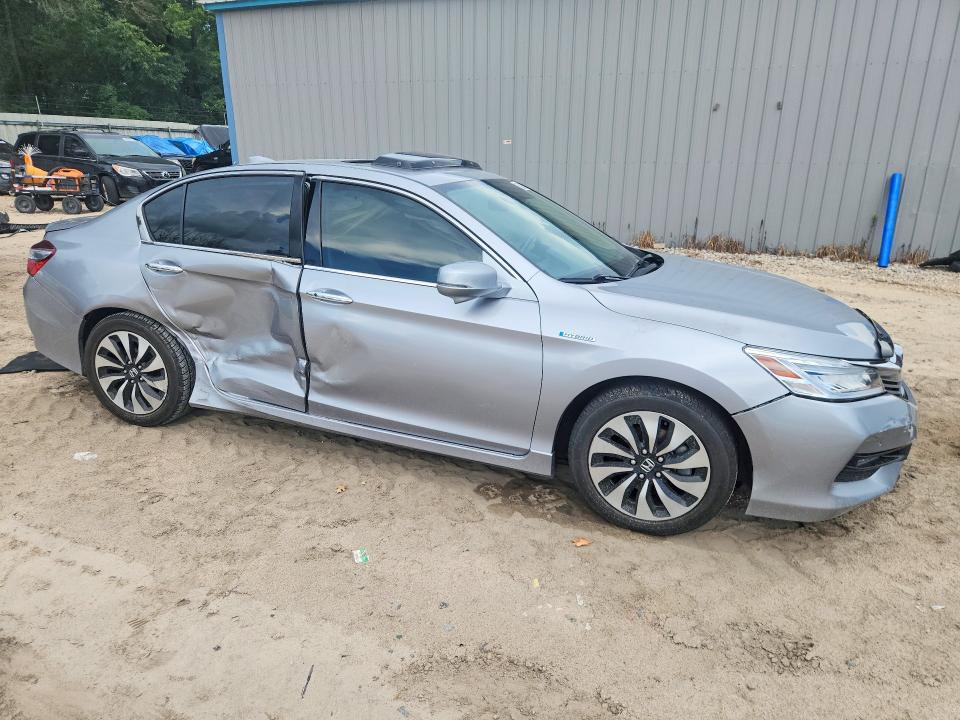 Photo 4 from auction – 2017 HONDA ACCORD with VIN JHMCR6F71HC014461