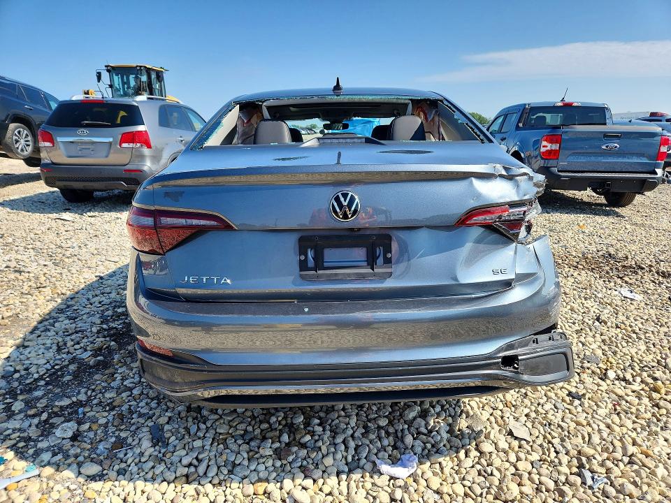 Photo 6 from auction – 2024 VOLKSWAGEN JETTA with VIN 3VW7M7BU9RM024106