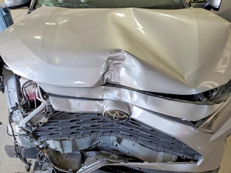 Photo 12 from auction – 2019 TOYOTA RAV4 with VIN 2T3P1RFV3KW075244