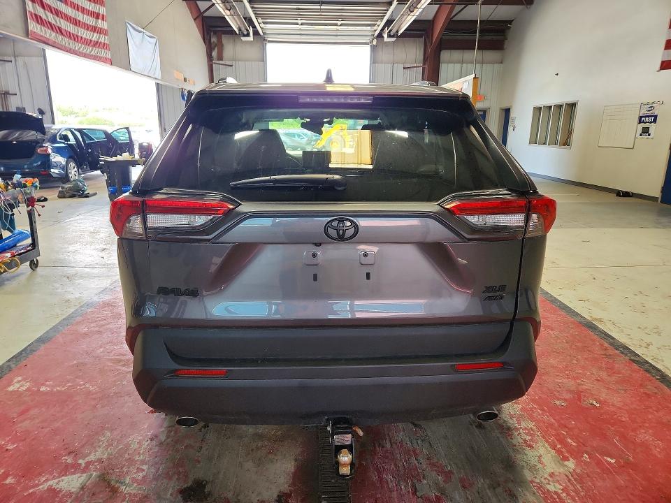 Photo 6 from auction – 2025 TOYOTA RAV4 with VIN 2T3A1RFV2SW583033