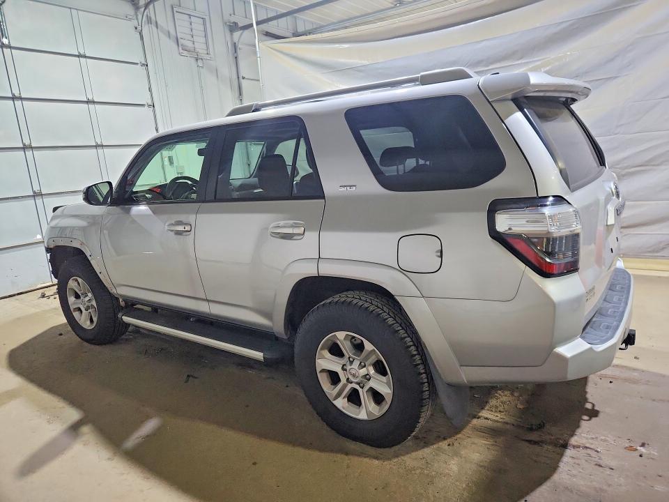 Zdjęcie 2 z aukcji – 2016 TOYOTA 4RUNNER z VIN JTEBU5JR9G5382125