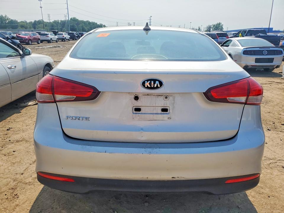Photo 6 from auction – 2017 KIA FORTE with VIN 3KPFK4A70HE027581
