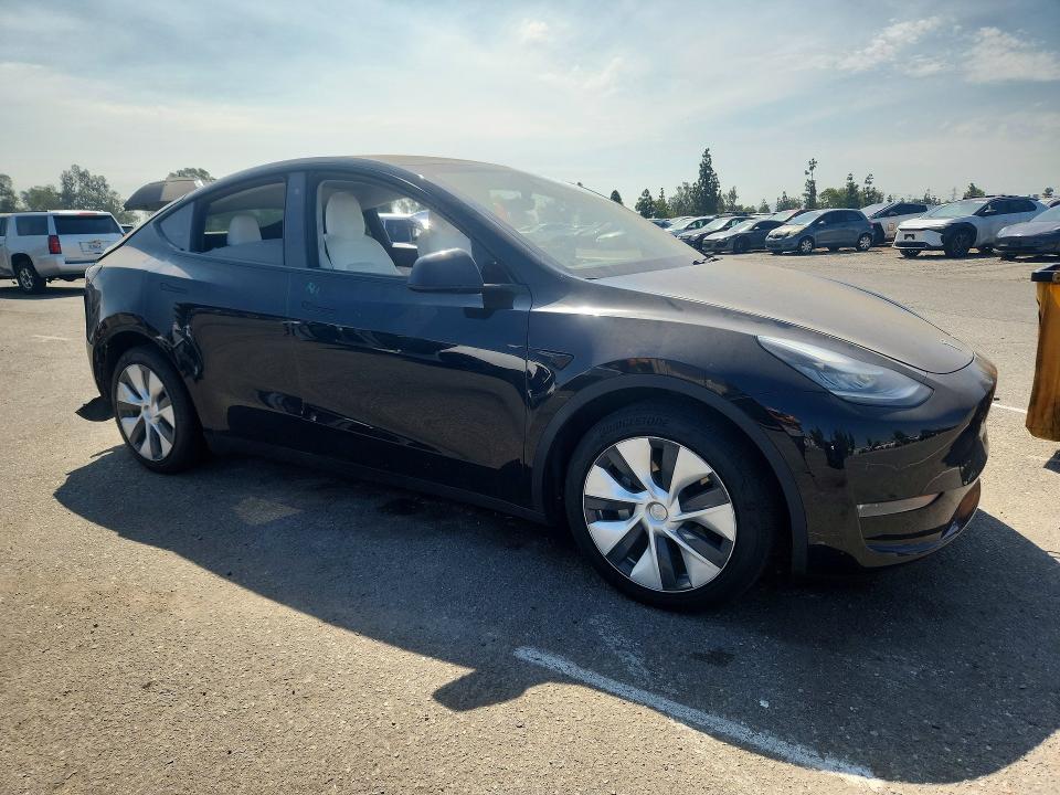 Photo 4 from auction – 2020 TESLA MODEL Y with VIN 5YJYGDEE3LF053467