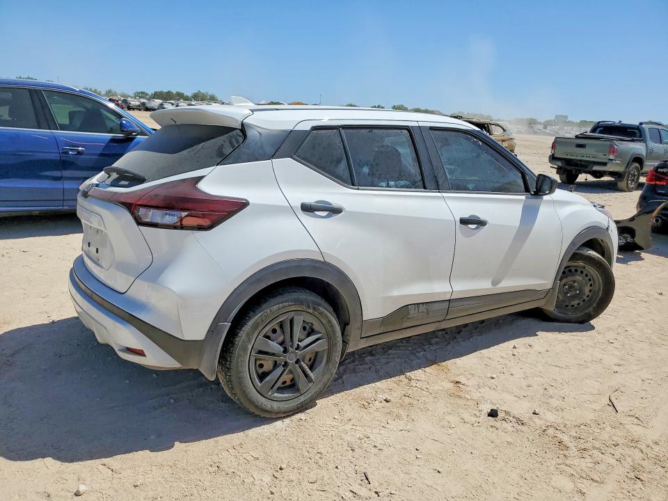 Photo 3 from auction – 2022 NISSAN KICKS with VIN 3N1CP5BV2NL514041