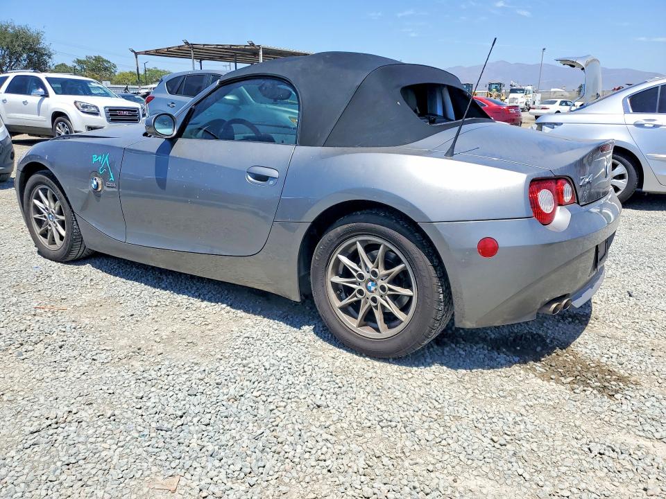 Фото 2 с аукциона – 2005 BMW Z4 с VIN 4USBT33505LR70911