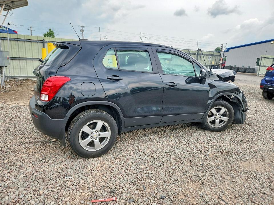 Photo 3 from auction – 2015 CHEVROLET TRAX with VIN 3GNCJPSB1FL254496
