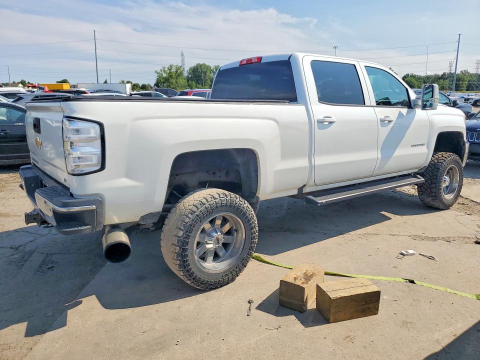 Photo 3 from auction – 2017 CHEVROLET SILVERADO with VIN 1GC1KVEY4HF221054