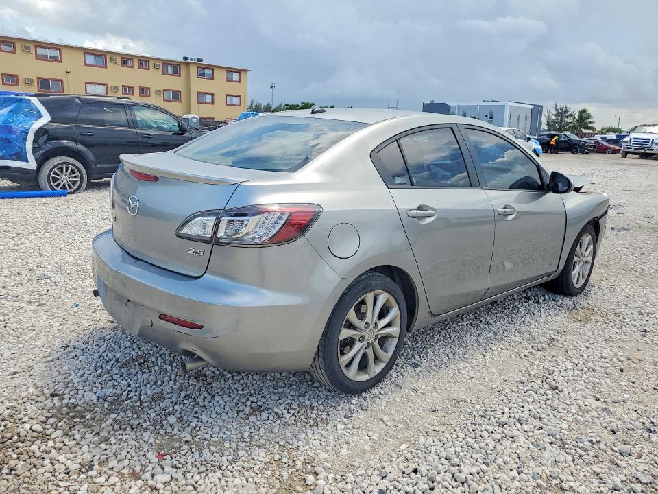 Photo 3 from auction – 2011 MAZDA 3 with VIN JM1BL1U63B1474591