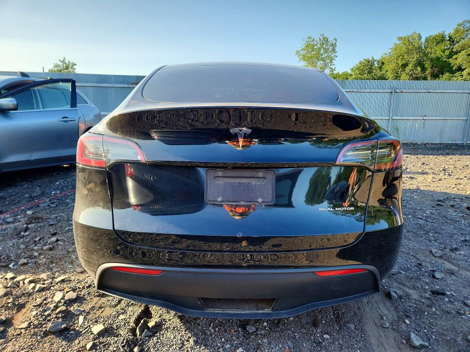 Foto 6 de la subasta – 2022 TESLA MODEL Y con VIN 7SAYGAEE0NF401133
