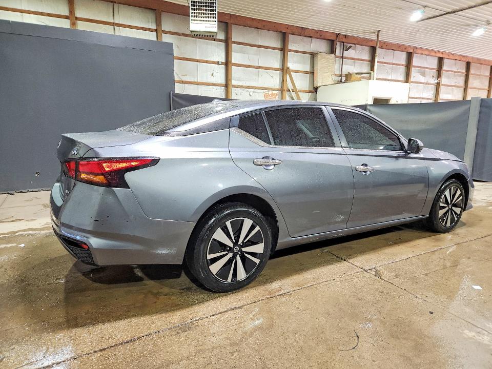 Photo 3 from auction – 2021 NISSAN ALTIMA with VIN 1N4BL4DW3MN397613