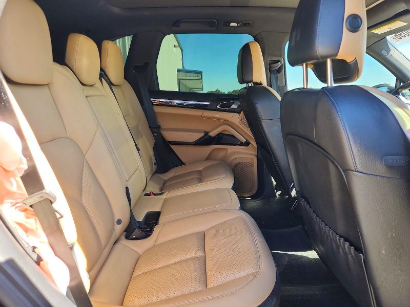 Photo 10 from auction – 2017 PORSCHE CAYENNE with VIN WP1AA2A26HKA91416