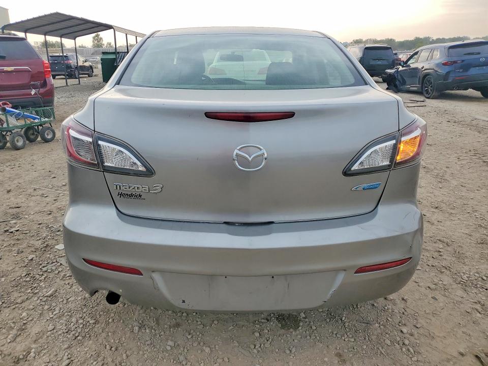 Photo 6 from auction – 2013 MAZDA 3 with VIN JM1BL1U73D1826984