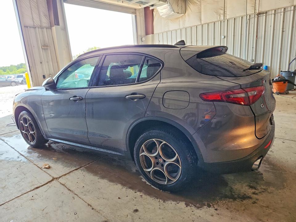 Photo 2 from auction – 2018 ALFA ROMEO STELVIO with VIN ZASFAKPN1J7B76902
