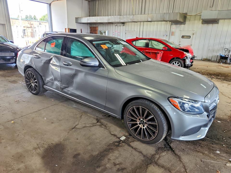 Photo 4 from auction – 2016 MERCEDES-BENZ C with VIN WDDWF4KB0GR171647