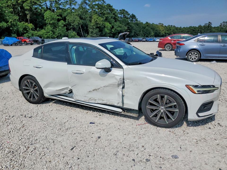 Photo 4 from auction – 2021 VOLVO S60 with VIN 7JR102FK0MG093822