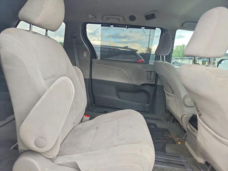 Photo 11 from auction – 2015 TOYOTA SIENNA with VIN 5TDKK3DC4FS539039