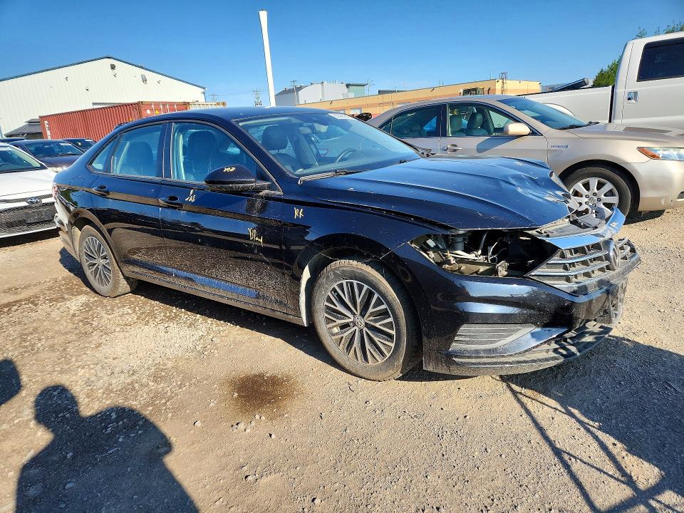 Photo 4 from auction – 2021 VOLKSWAGEN JETTA with VIN 3VWE57BU6MM024108