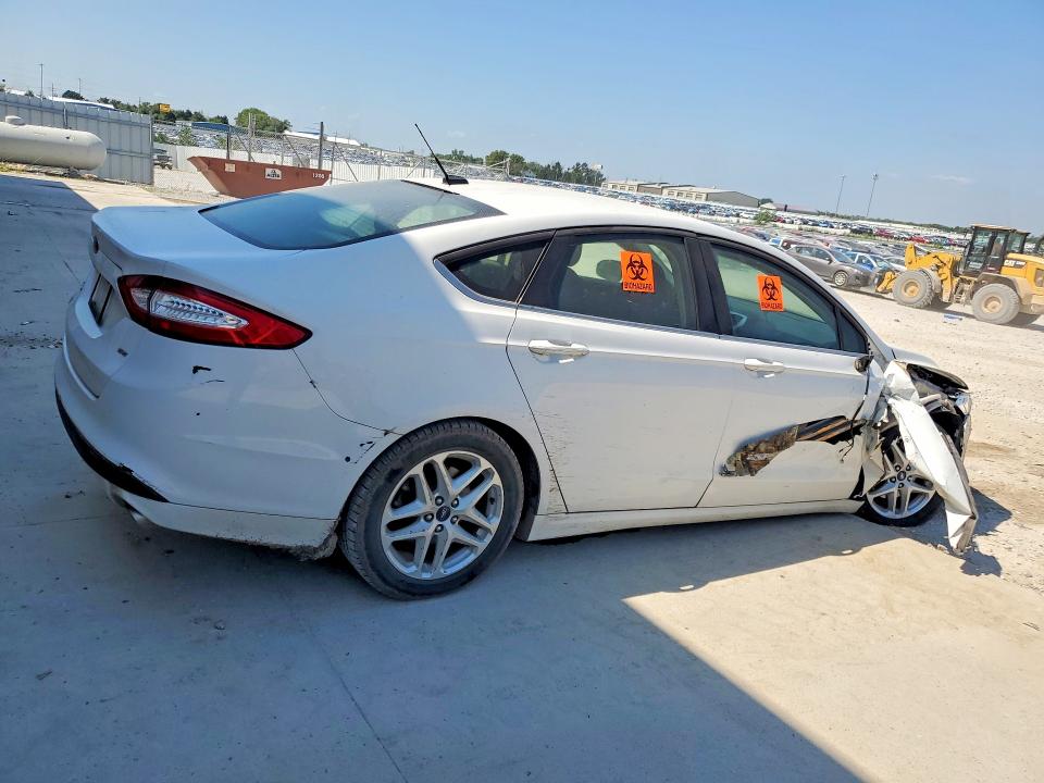 Photo 3 from auction – 2016 FORD FUSION with VIN 3FA6P0H72GR246202