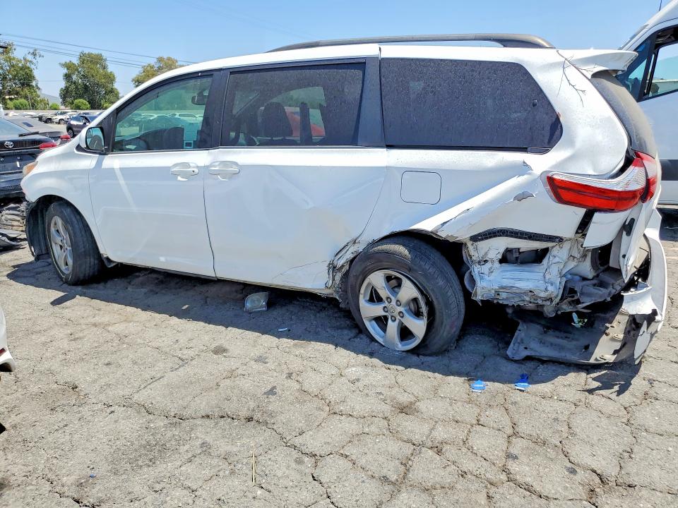 Photo 2 from auction – 2015 TOYOTA SIENNA with VIN 5TDKK3DC5FS567500