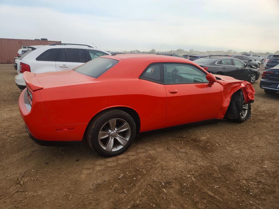Photo 3 from auction – 2018 DODGE CHALLENGER with VIN 2C3CDZAG4JH339069