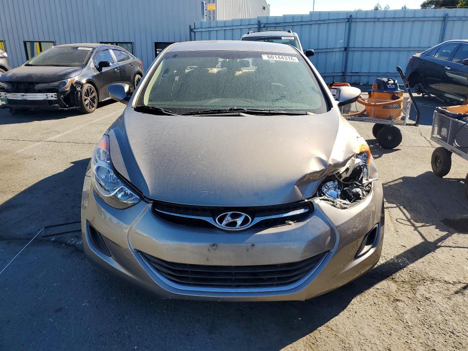 Photo 5 from auction – 2013 HYUNDAI ELANTRA with VIN 5NPDH4AE2DH224665
