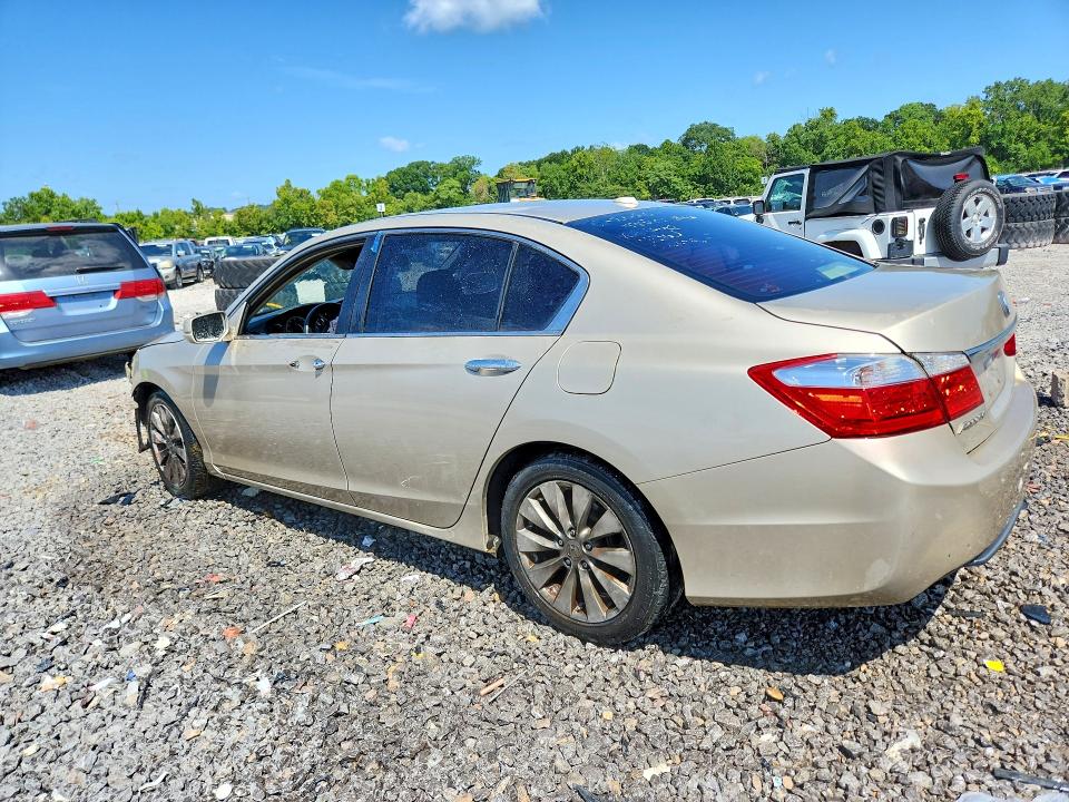 Photo 2 from auction – 2015 HONDA ACCORD with VIN 1HGCR2F85FA147169