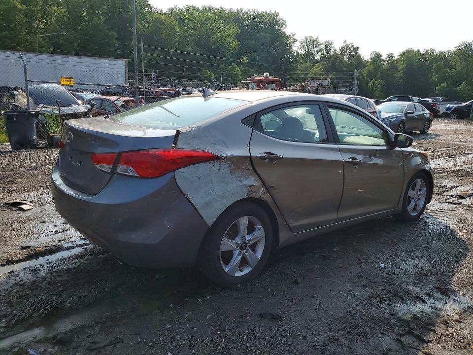 Photo 3 from auction – 2013 HYUNDAI ELANTRA with VIN 5NPDH4AE2DH311918