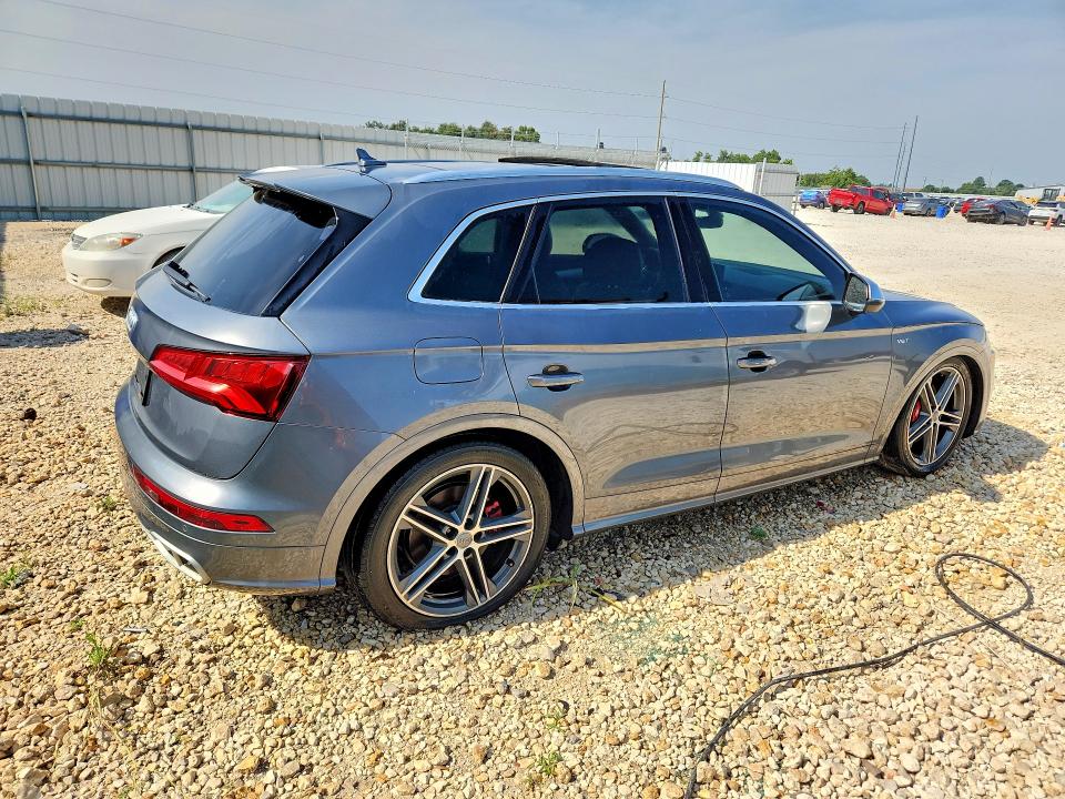 Photo 3 from auction – 2018 AUDI SQ5 with VIN WA1A4AFY5J2123708