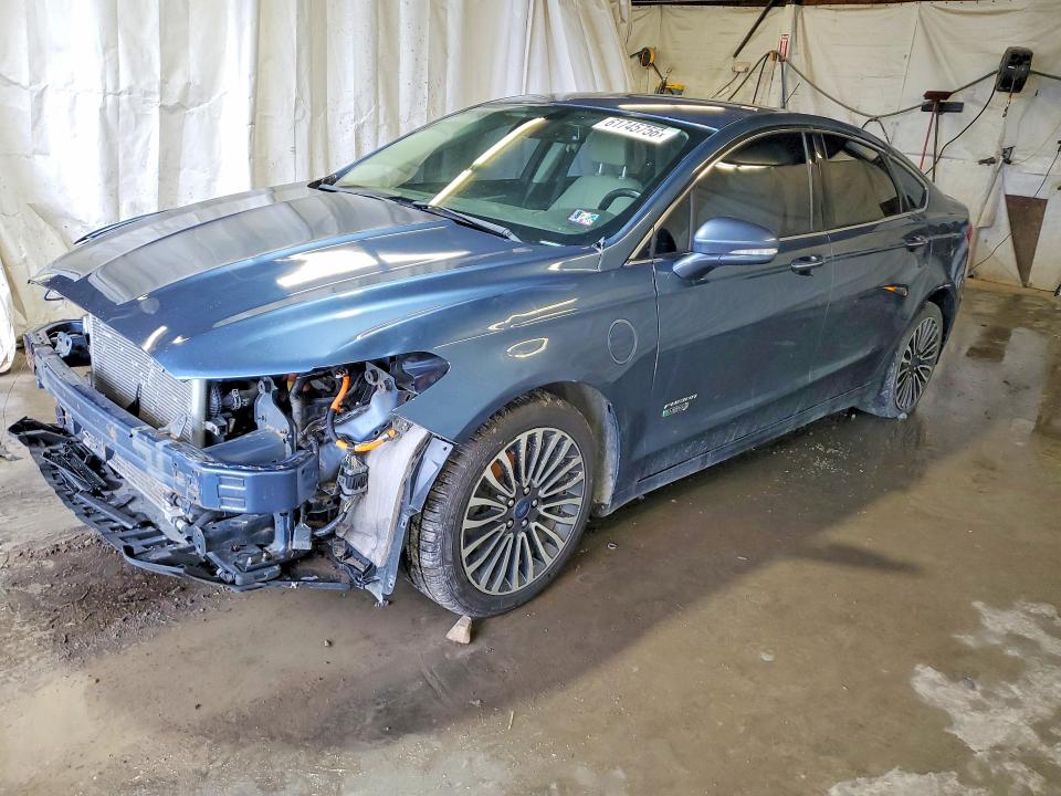 FORD FUSION 2018 with VIN 3FA6P0SU2JR258663 - Photo from auction